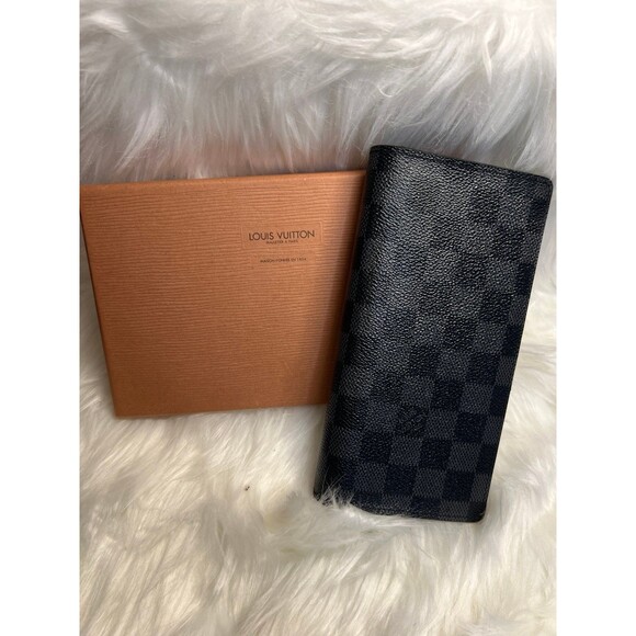 Louie Vuitton Brazza wallet in Damier Graphite coated canvas. With COA MSRP $710 - Picture 1 of 10